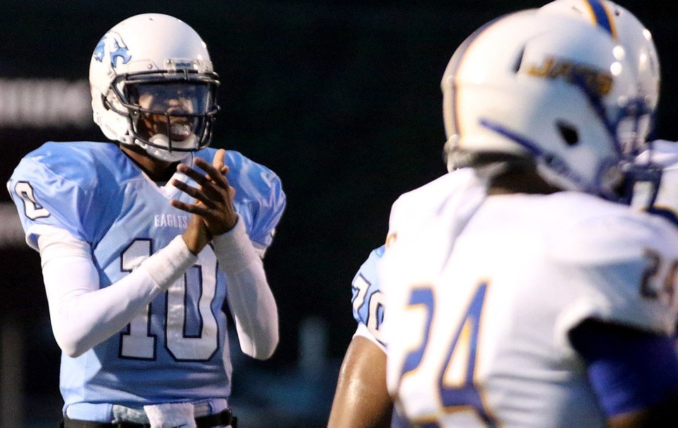 Alabama QB recruiting takes turn as Crimson Tide offers Calera's
