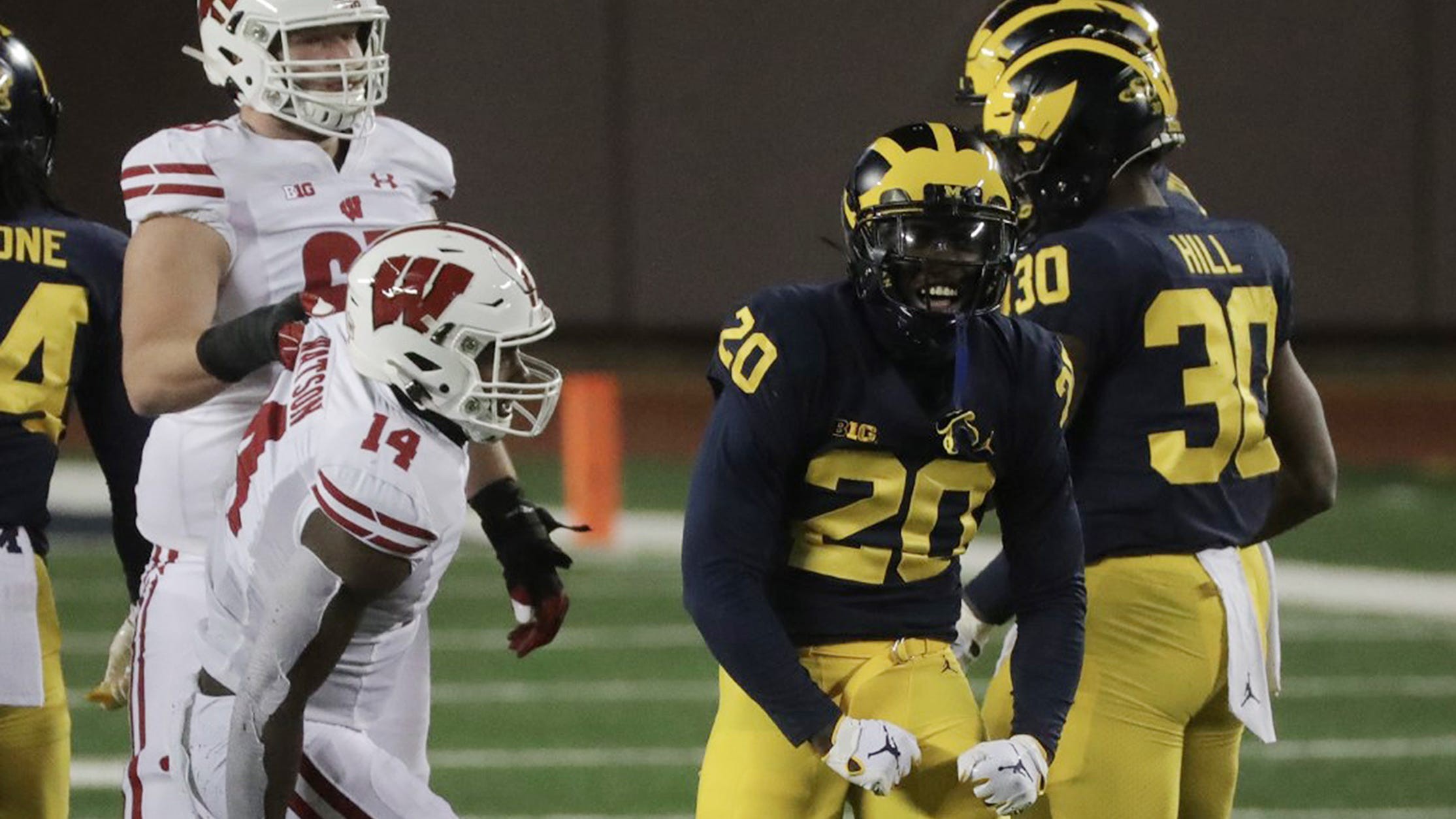 Michigan football's Brad Hawkins announces return for 2021