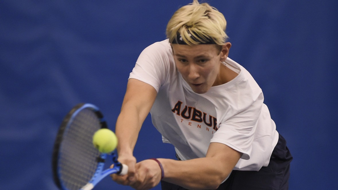 Two Wins Friday For Men's Tennis