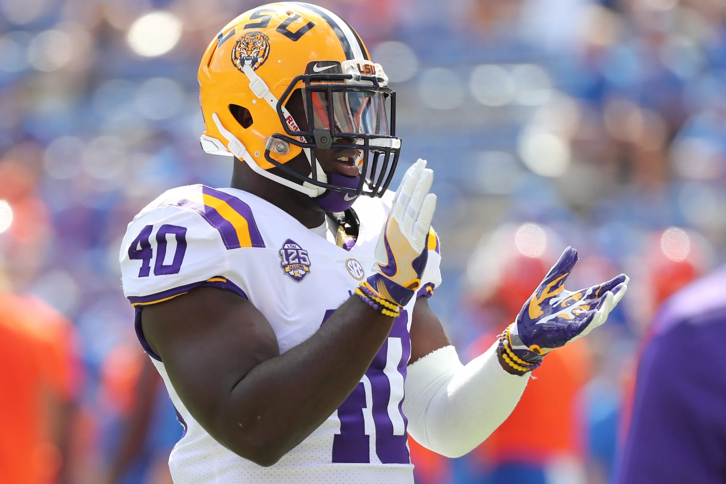 Devin White Wins 2018 Butkus Award