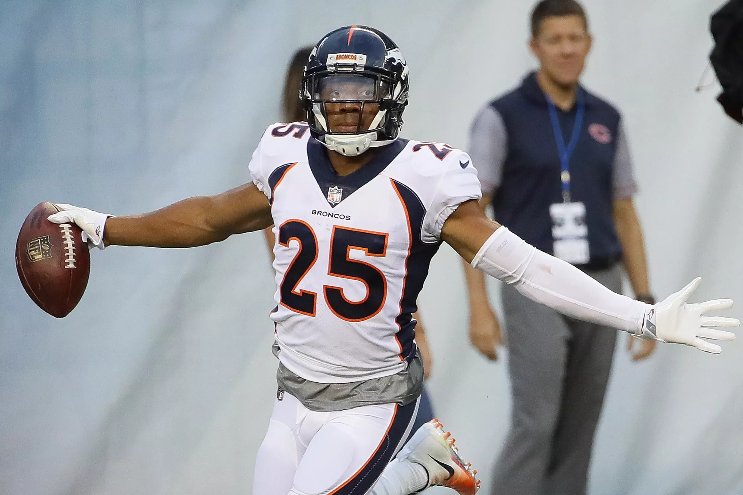 Chris Harris is still a top10 cornerback