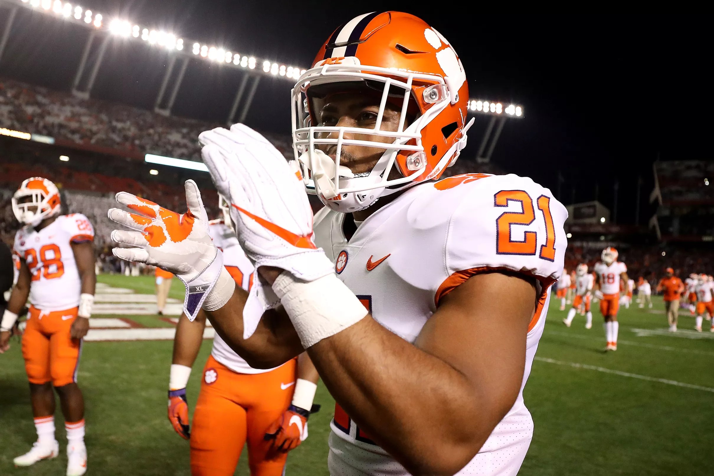 Buffalo Bills select Clemson WR RayRay McCloud with pick number 187