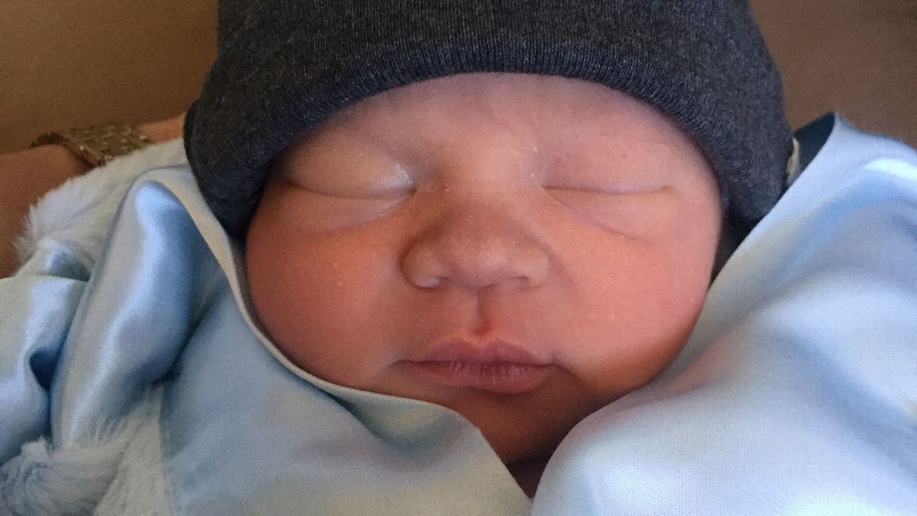 Everson Griffen reveals name of new baby, says he'll make his kids wait