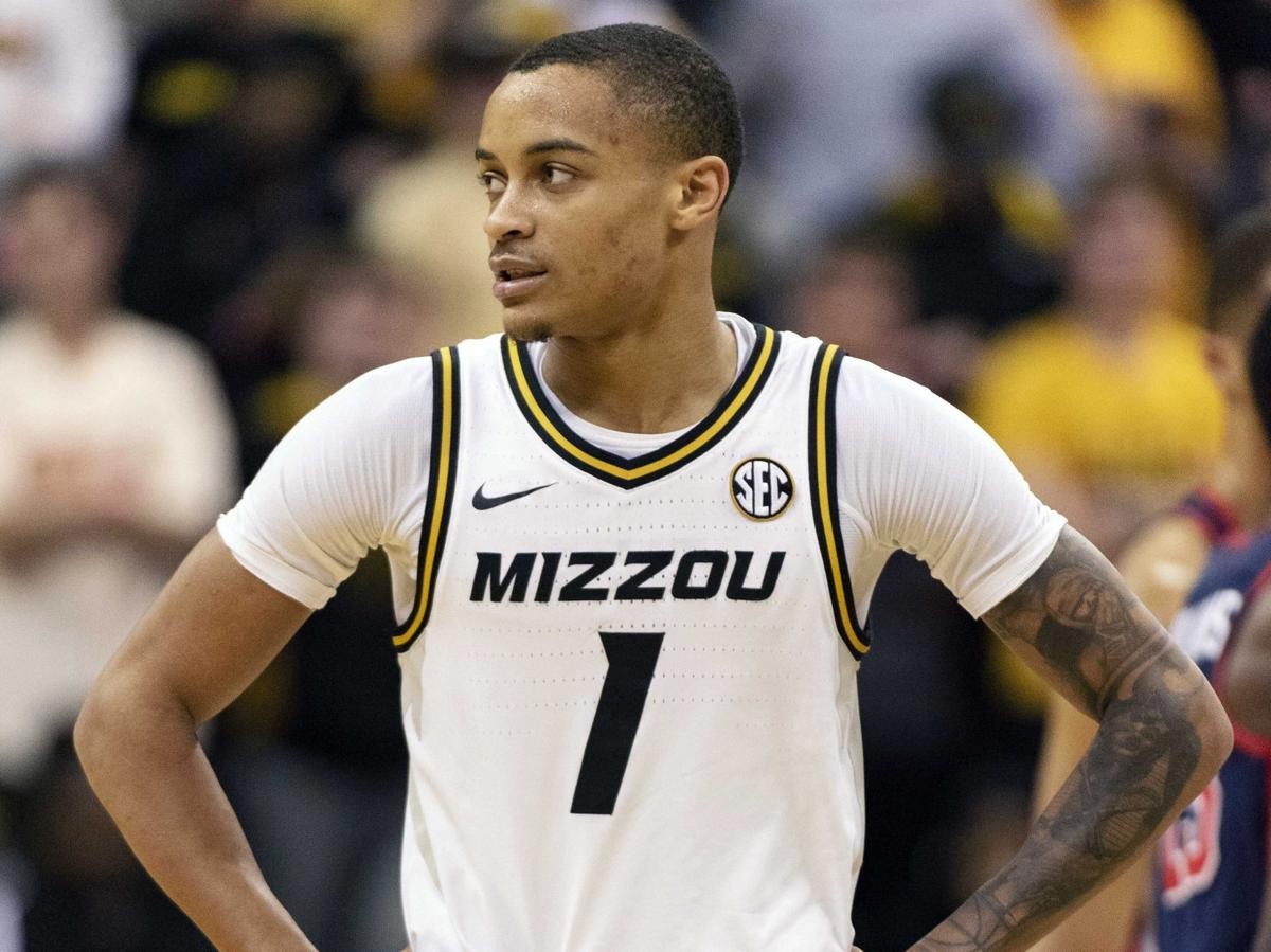 Xavier Pinson indicates he's returning to Mizzou