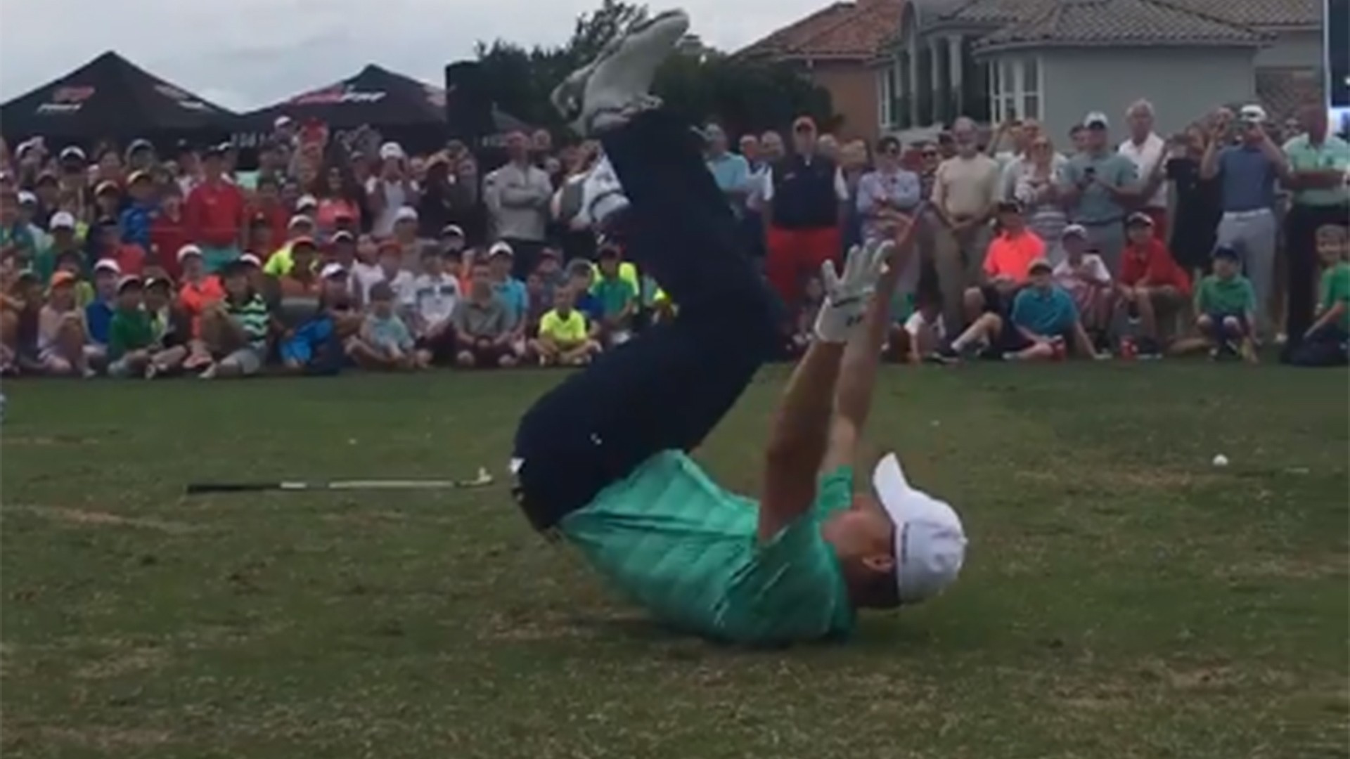 Video Spieth flop shots a marshmallow into his mouth