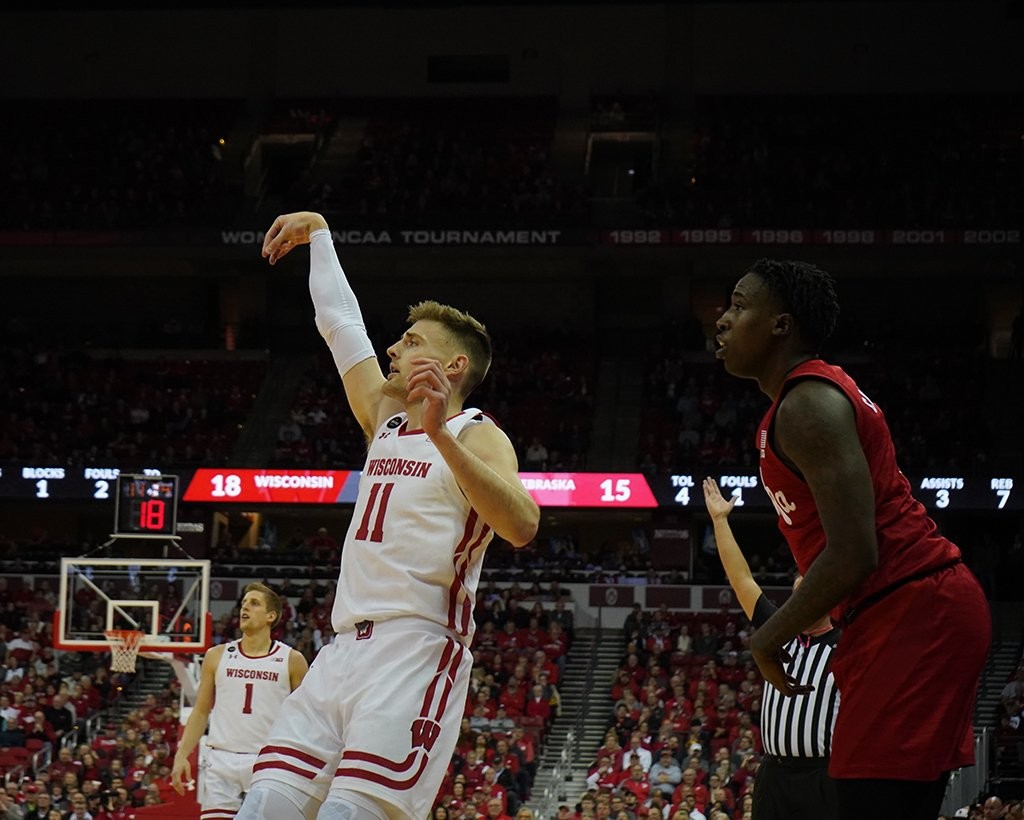 Men’s Basketball Making case for increasing Micah Potter’s playing time