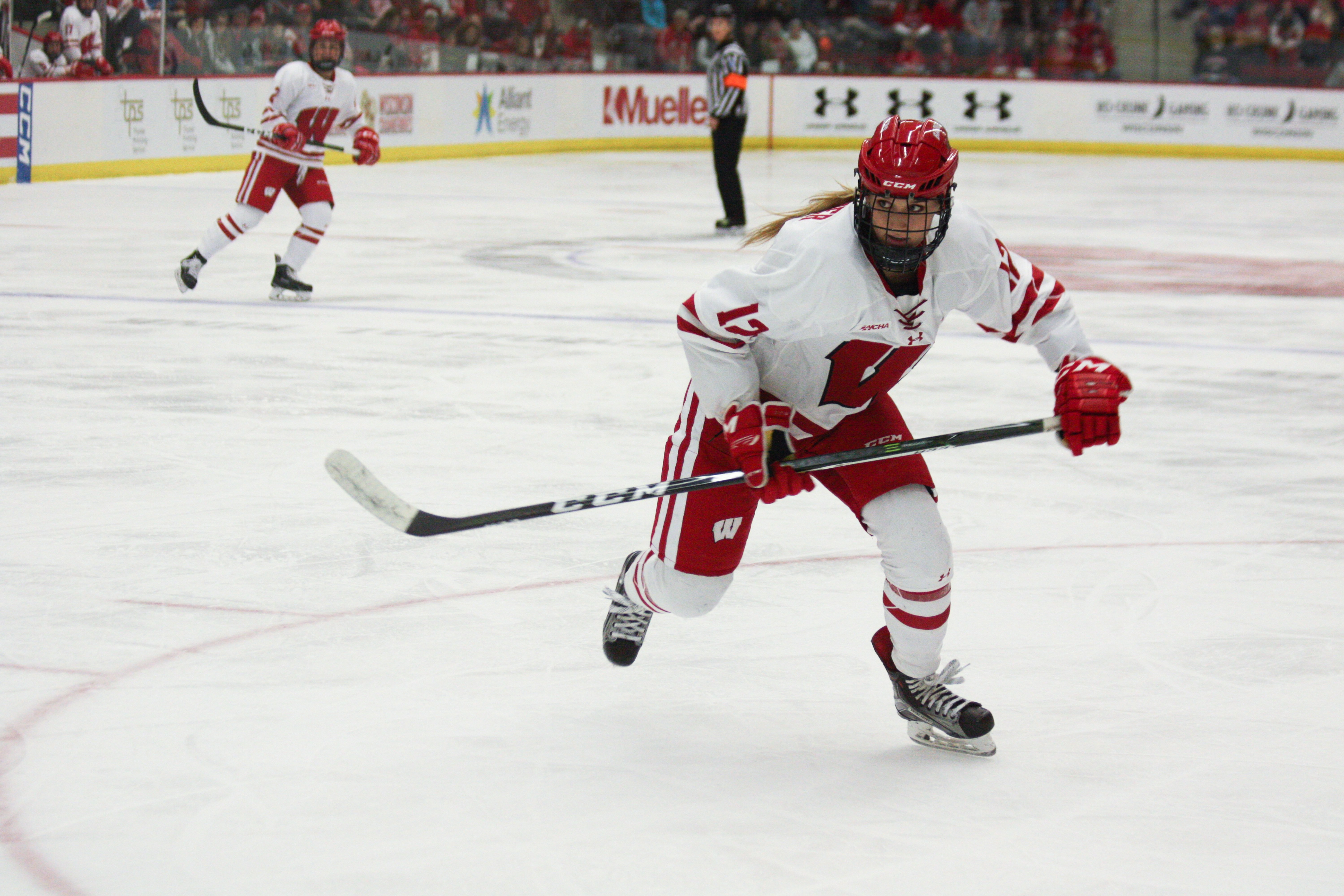 Women’s hockey No. 1 Badgers kick off WCHA playoffs with Minnesota