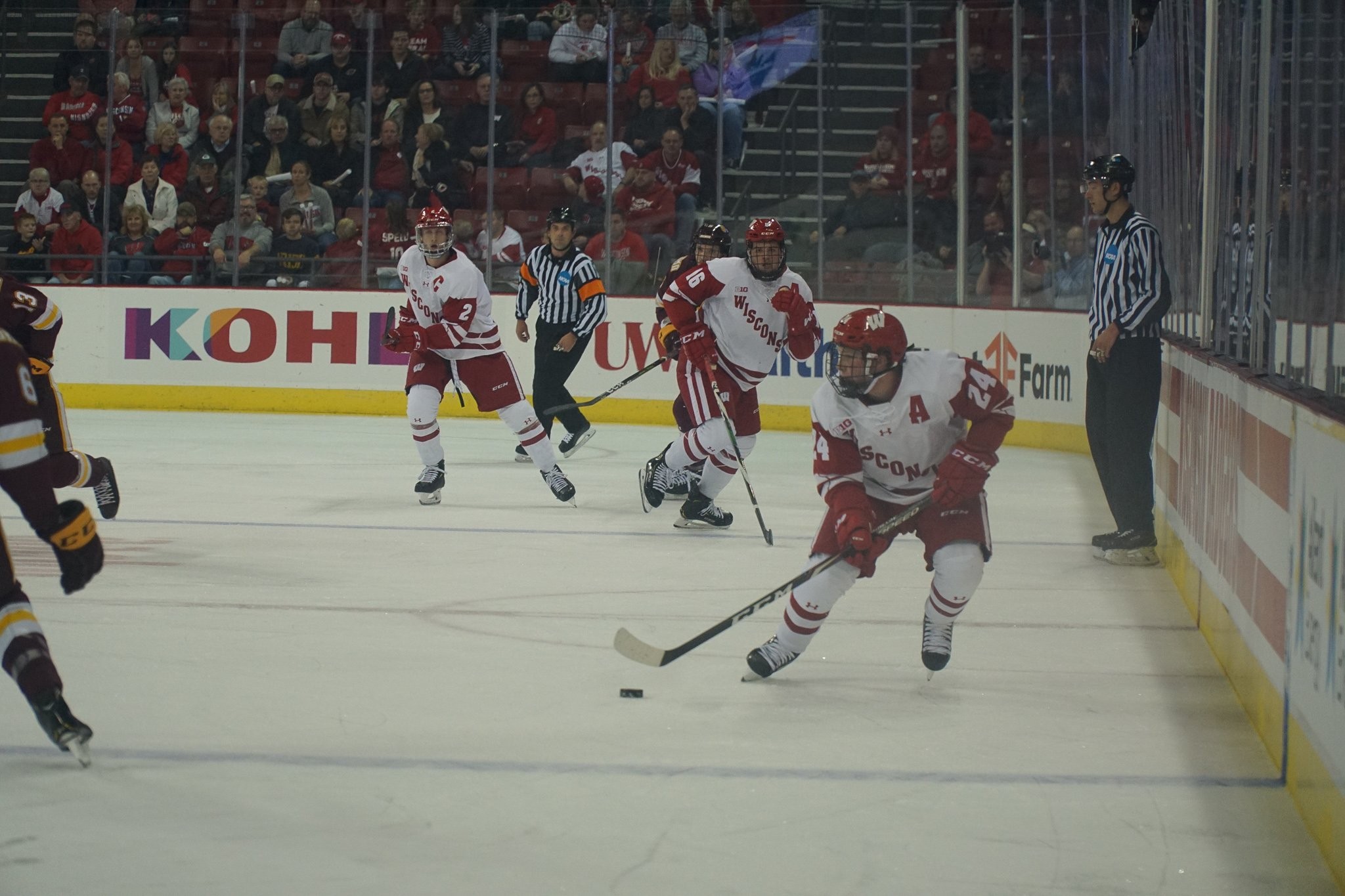Men’s Hockey Badgers swept by Minnesota in final border battle of