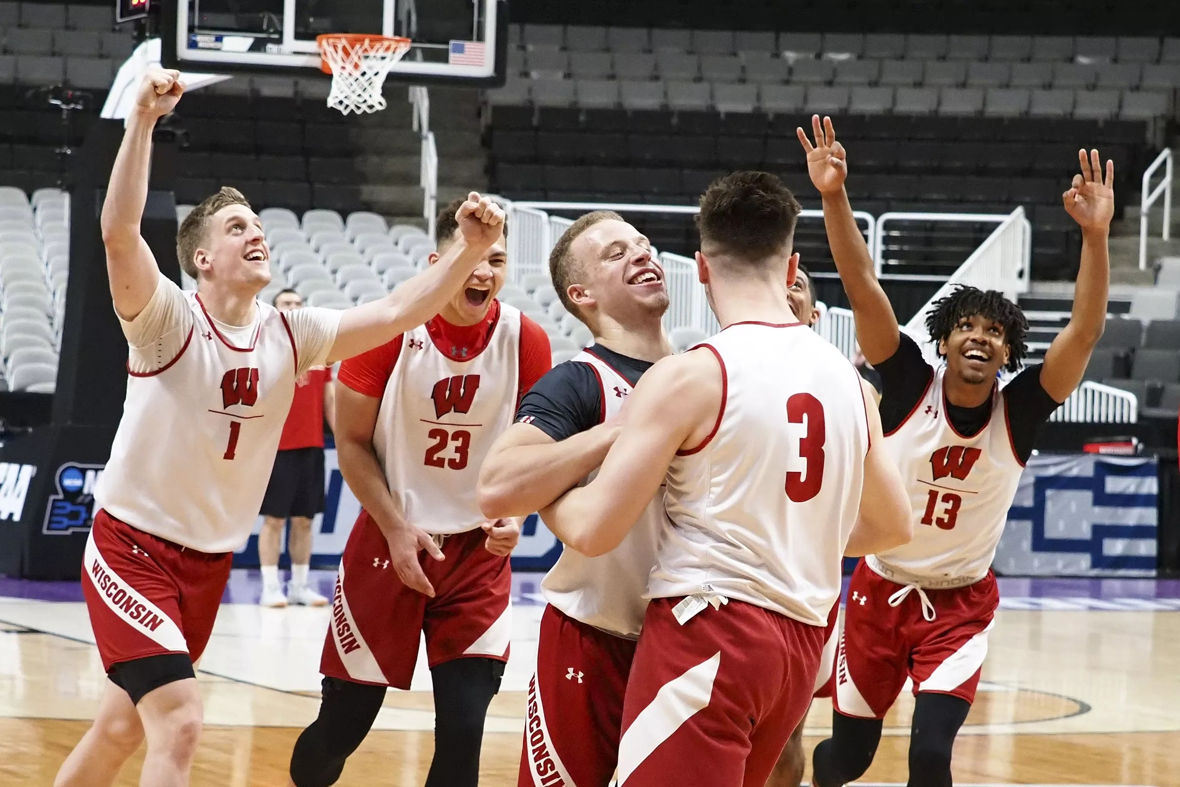 How to watch Oregon and Wisconsin in the NCAA Tournament