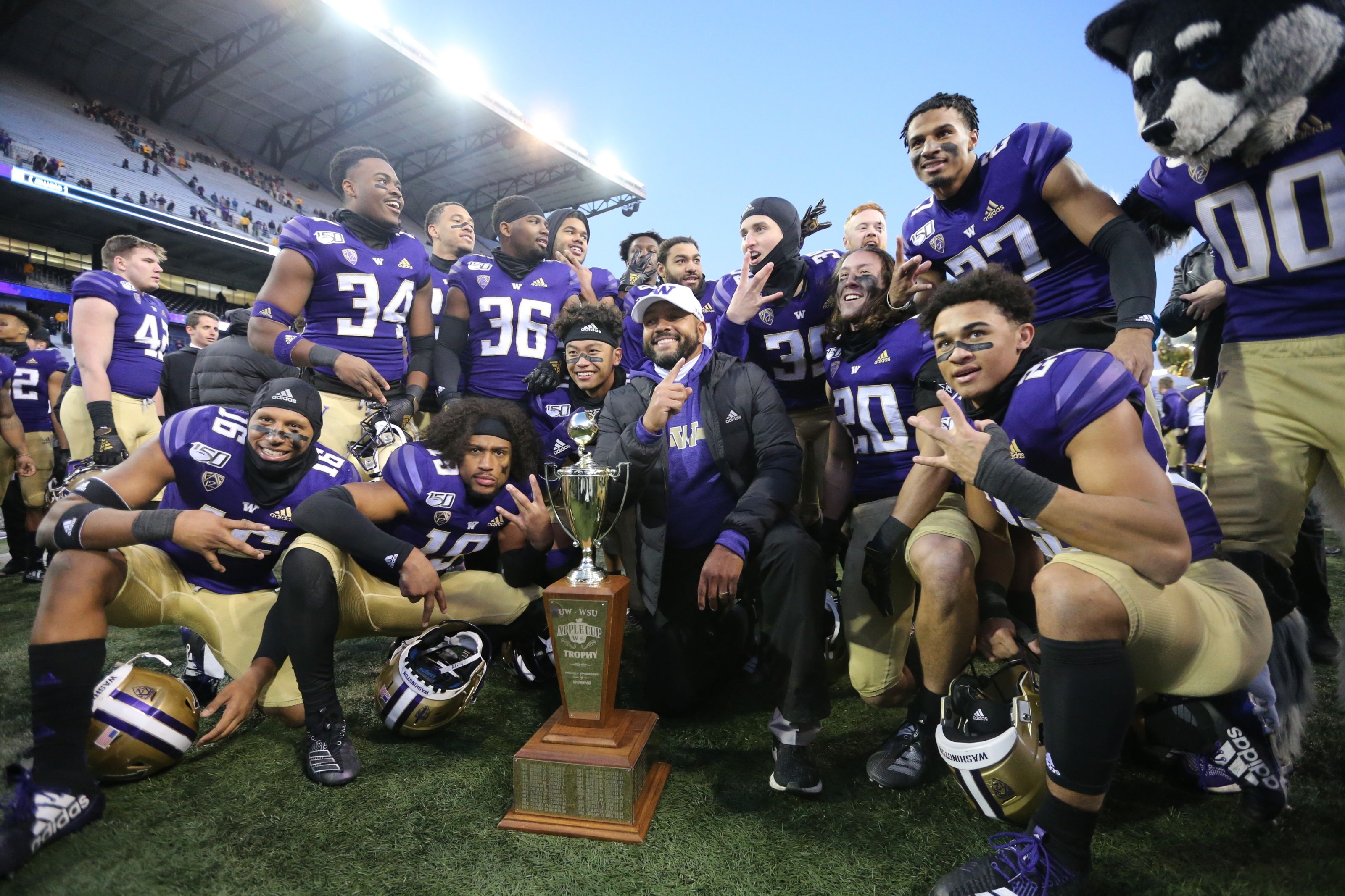 Washington football dominates the Apple Cup yet again