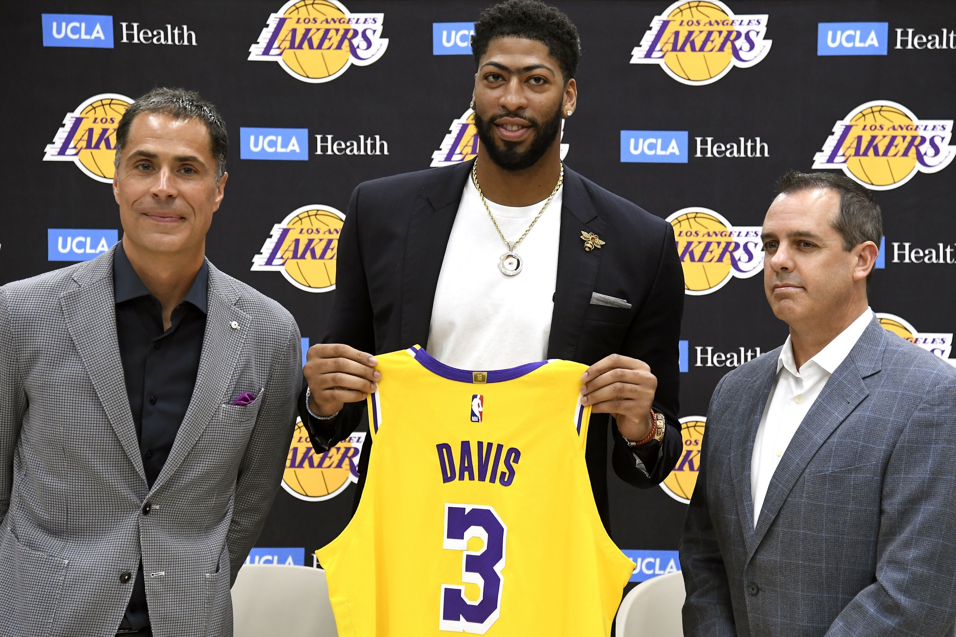 Los Angeles Lakers Reevaluating general manager Rob Pelinka