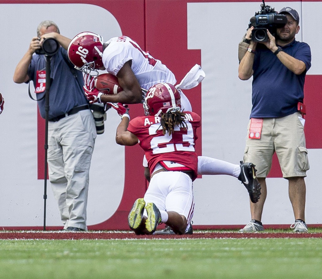 Alabama wide receiver announces he's transferring