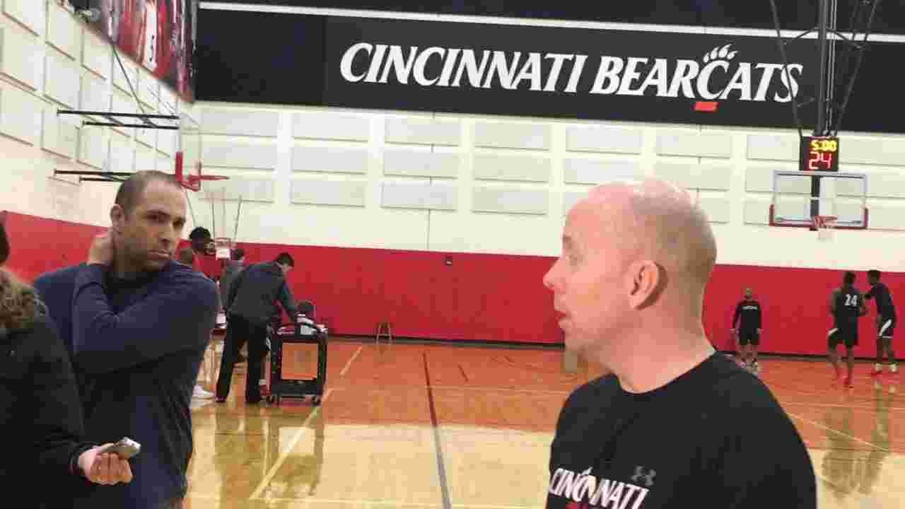 How does UC Bearcats basketball coach Mick Cronin approach recruiting