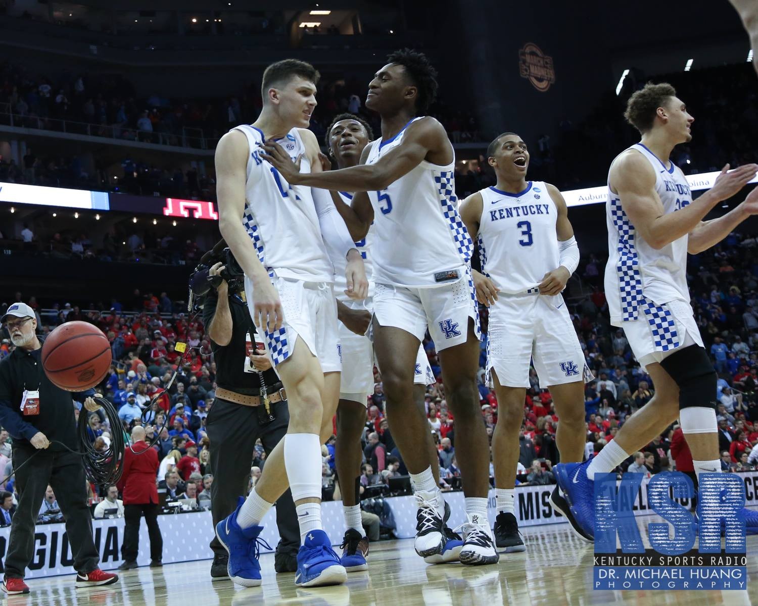 Kentucky opens as 2.5point favorite over Auburn