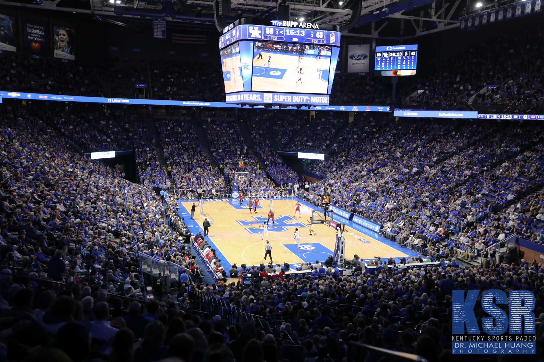 WATCH Rupp Arena sings the National Anthem in Unison