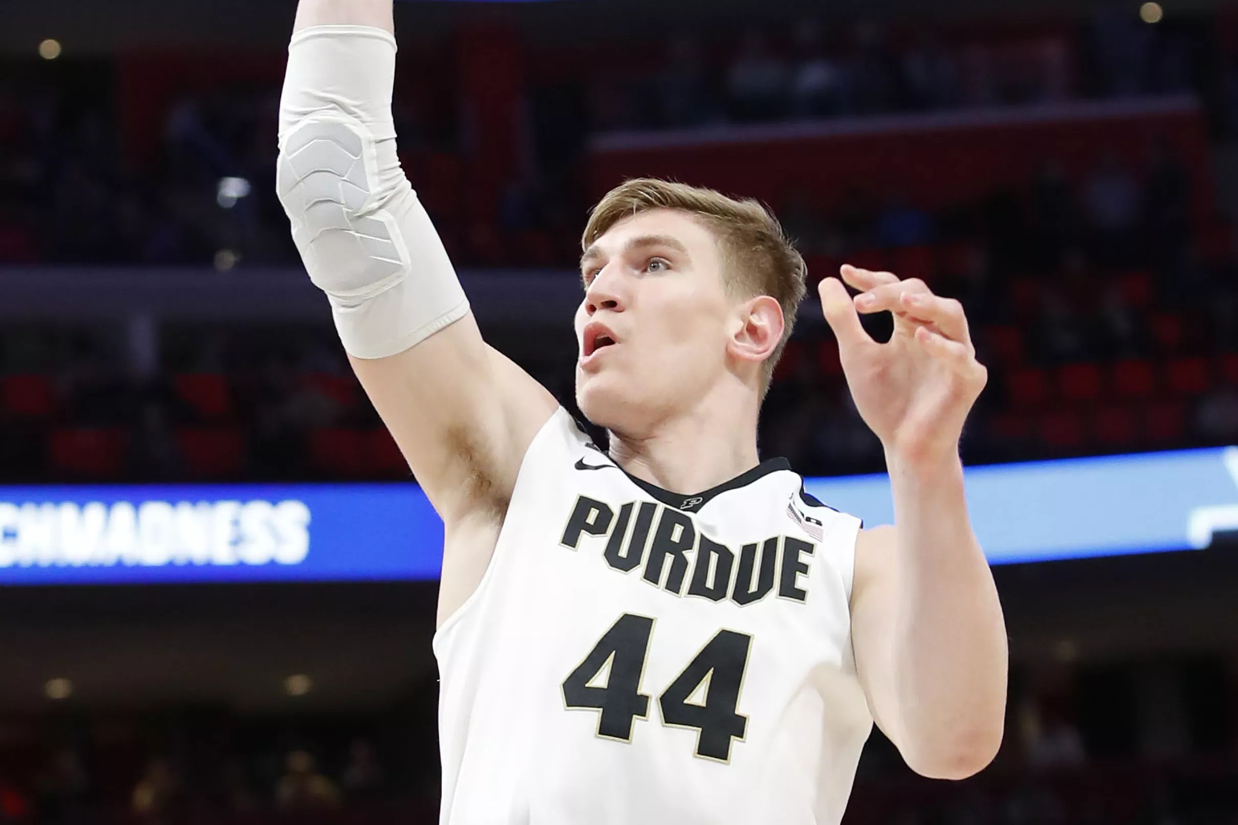 2018 NCAA Tournament Isaac Haas Upgraded to “Game Time Decision”
