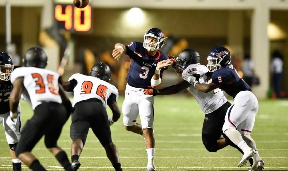 Spencer Sanders brings intensely competitive nature to Oklahoma State's