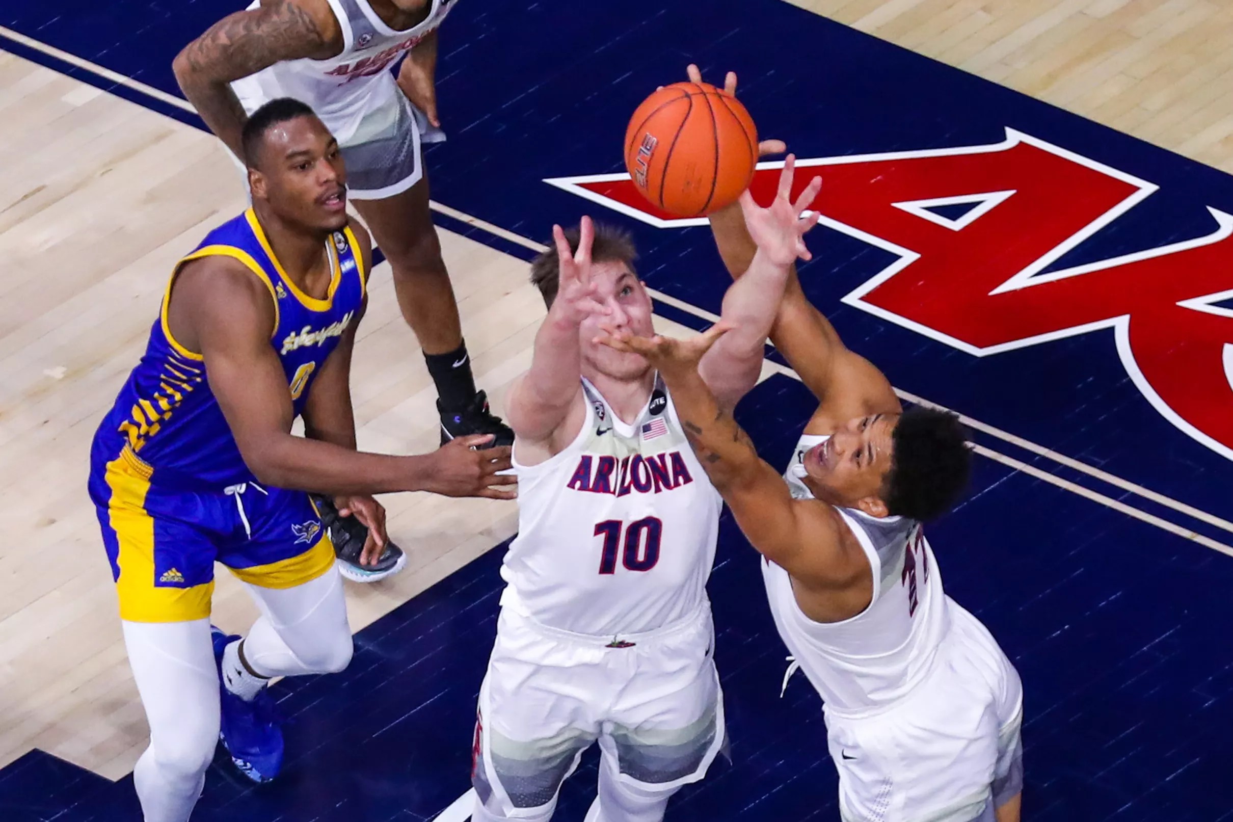 Basketball notes On Arizona’s elite offensive rebounding rate, Ira Lee