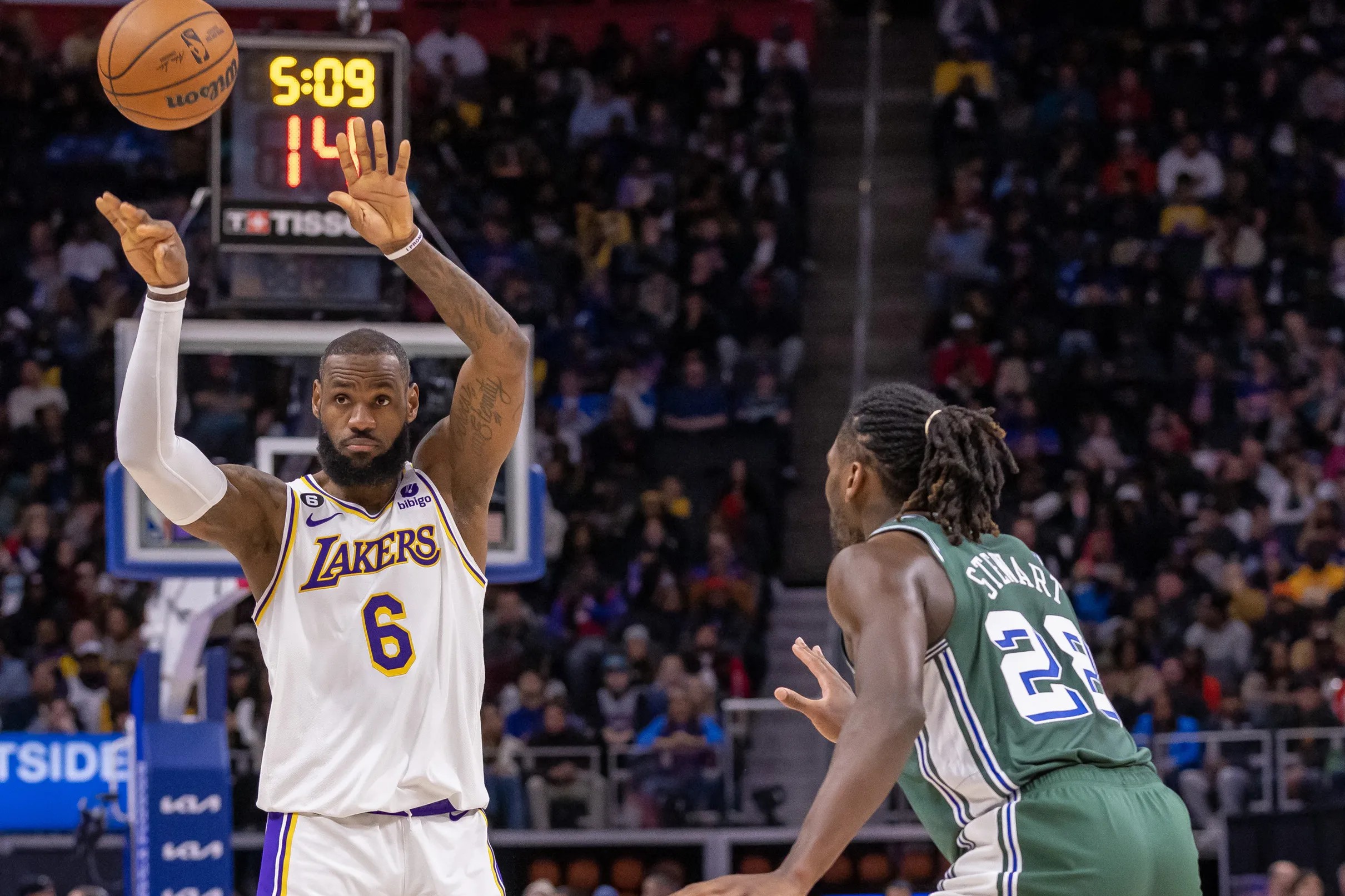 Pistons vs. Lakers preview Franchise history on the line