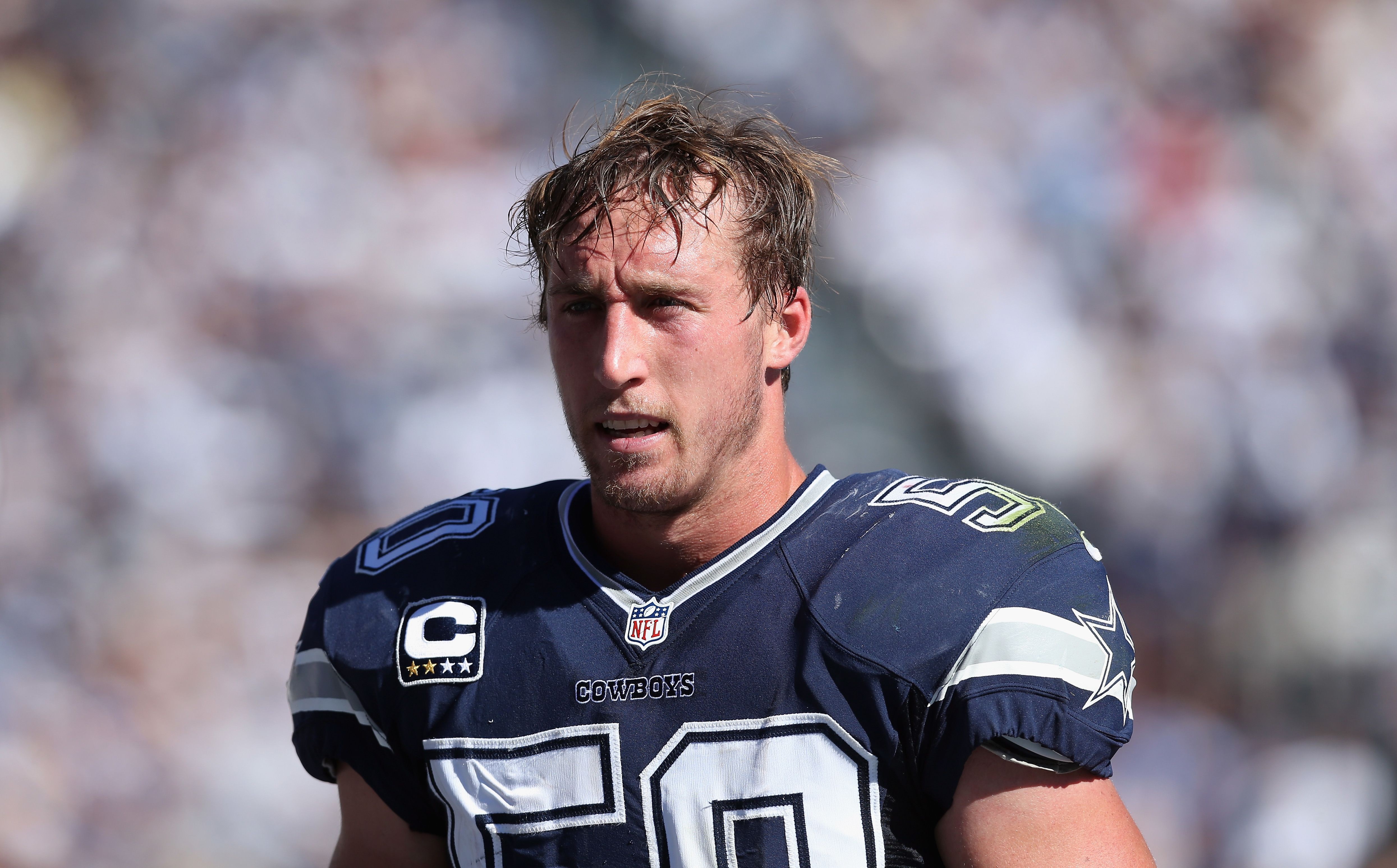 Dallas Cowboys restructure Sean Lee’s contract to remain on the team