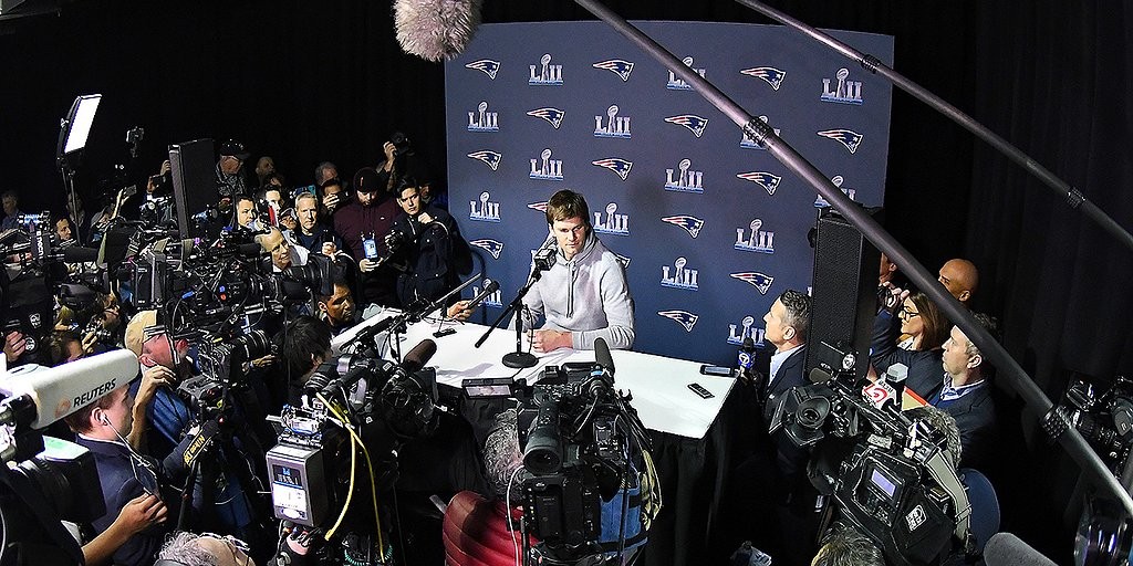 Is Tom Brady Still Wearing Gloves? What We Learned at Super Bowl Media