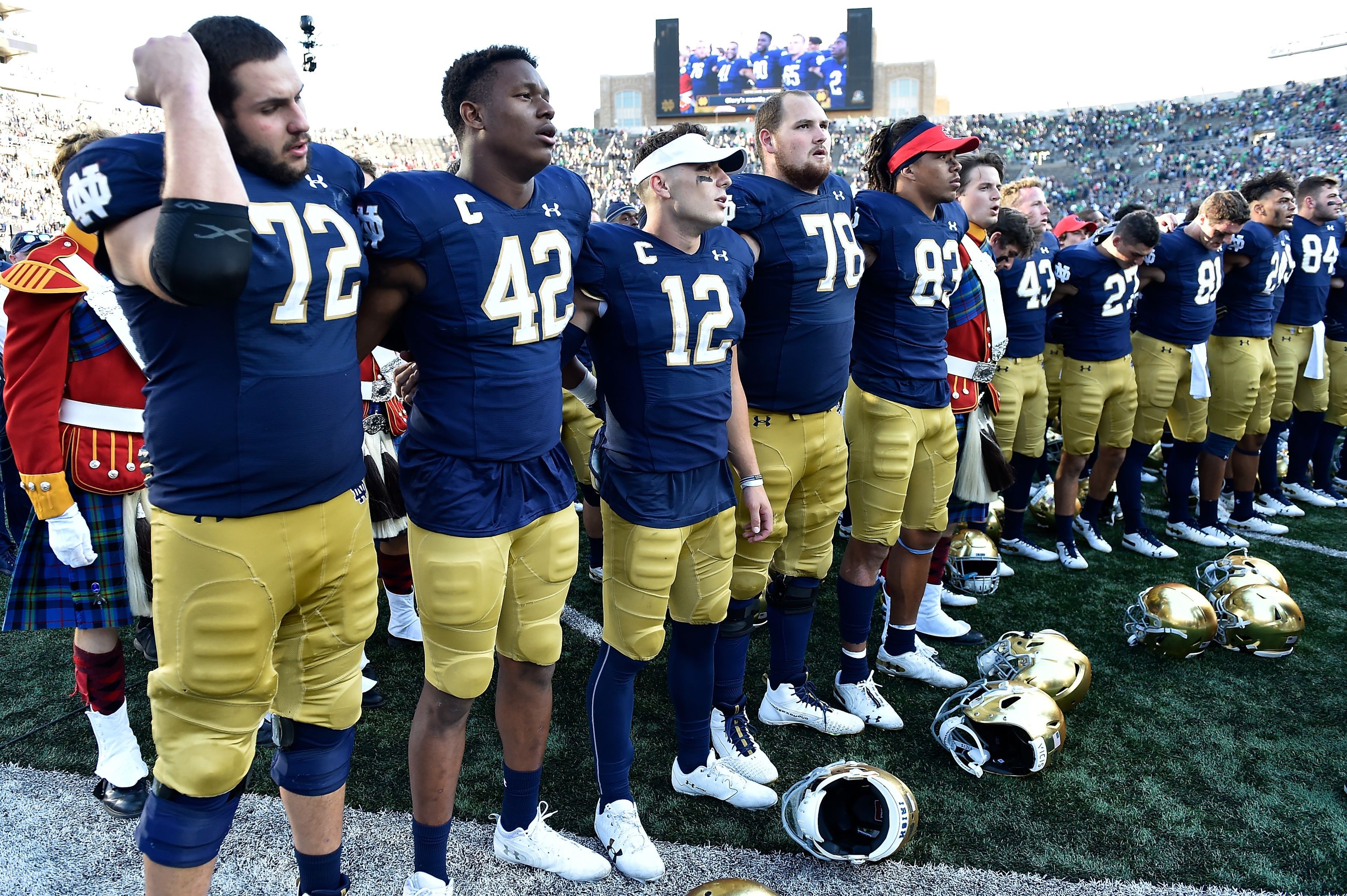 Notre Dame Football First Look Bowling Green Falcons