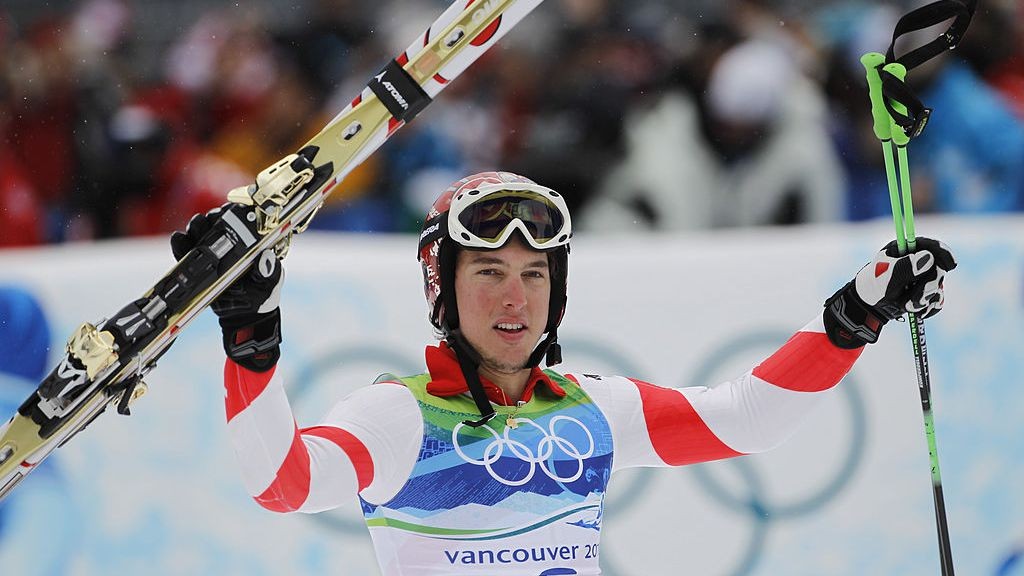 Olympic Alpine skiing champion suffers serious knee injury