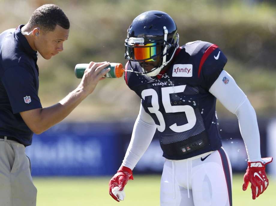 Texans safety Eddie Pleasant stepped in at cornerback