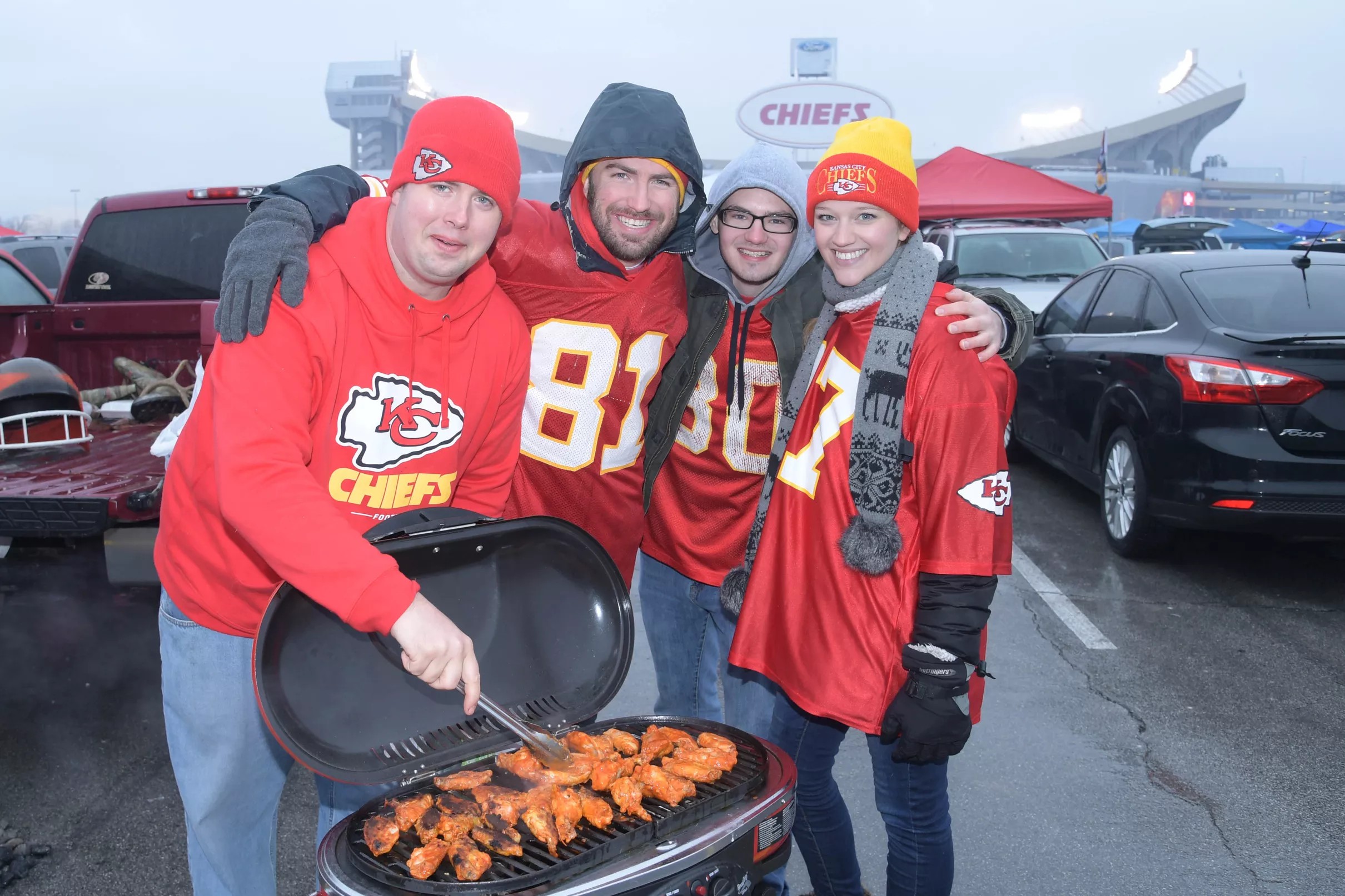 Watch as Chiefs rookies try Kansas City barbecue for the first time