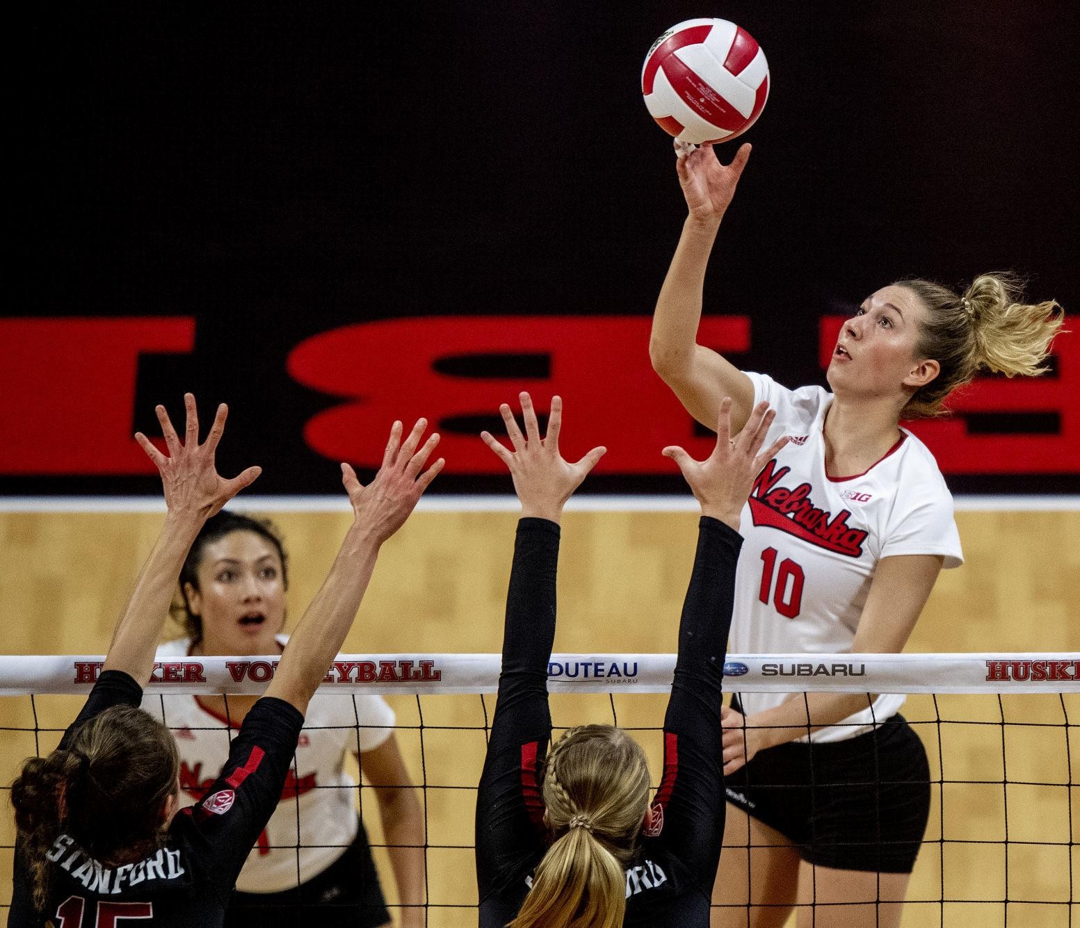 Nebraska volleyball player earns two Big Ten weekly awards