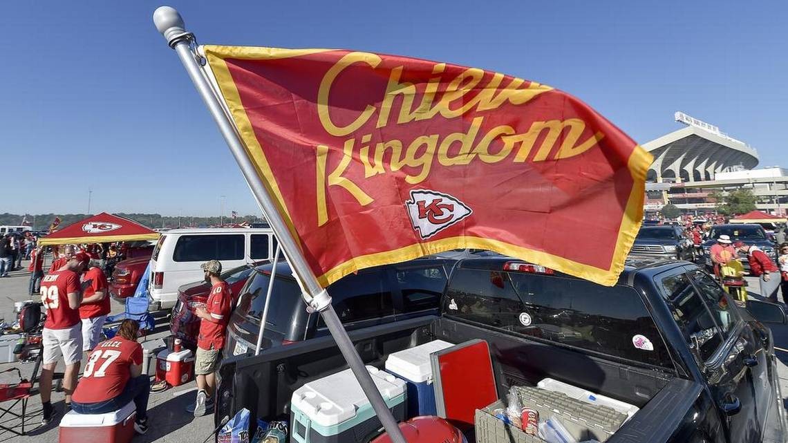 ESPN reporter on Chiefs tailgating Sunday ‘There’s no better parking