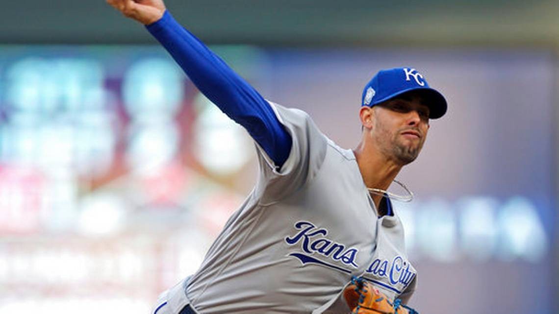 Lopez tosses eight perfect innings in Royals’ 41 win over Twins