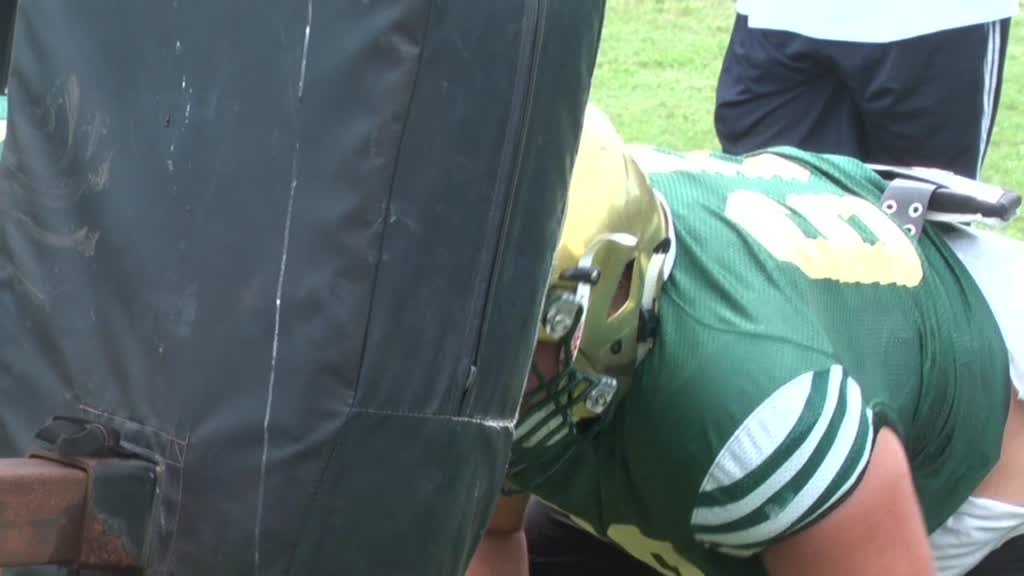 Report Tennessee tackle Chance Hall out for season due to injury