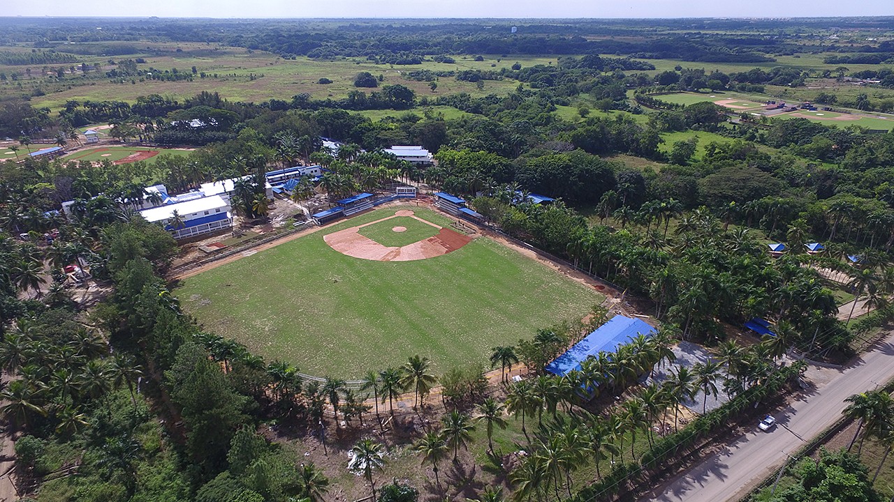 Dodgers going 'allin' with Dominican academy