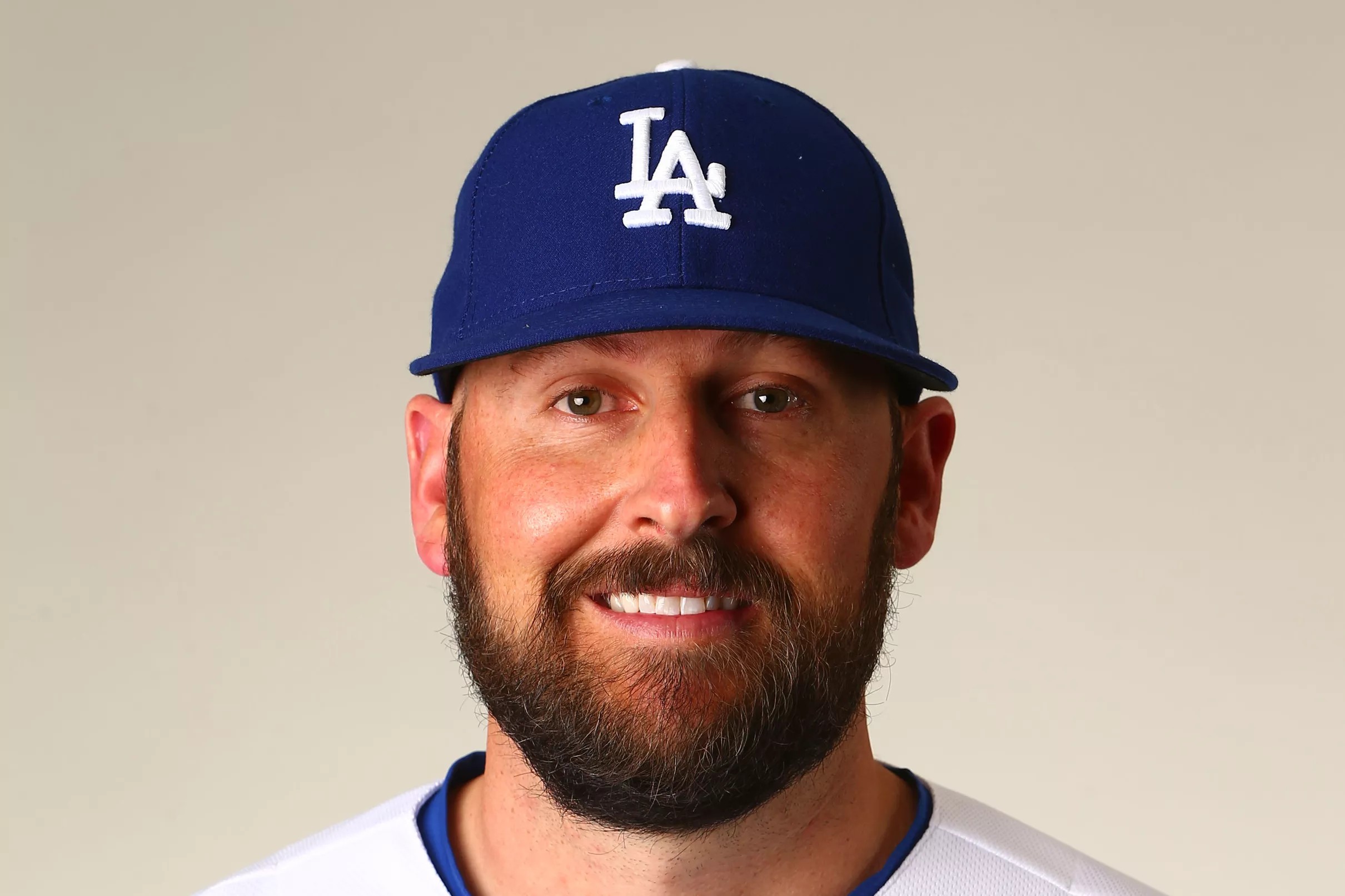 Dodgers bullpen coach Josh Bard reportedly interviews for spot on
