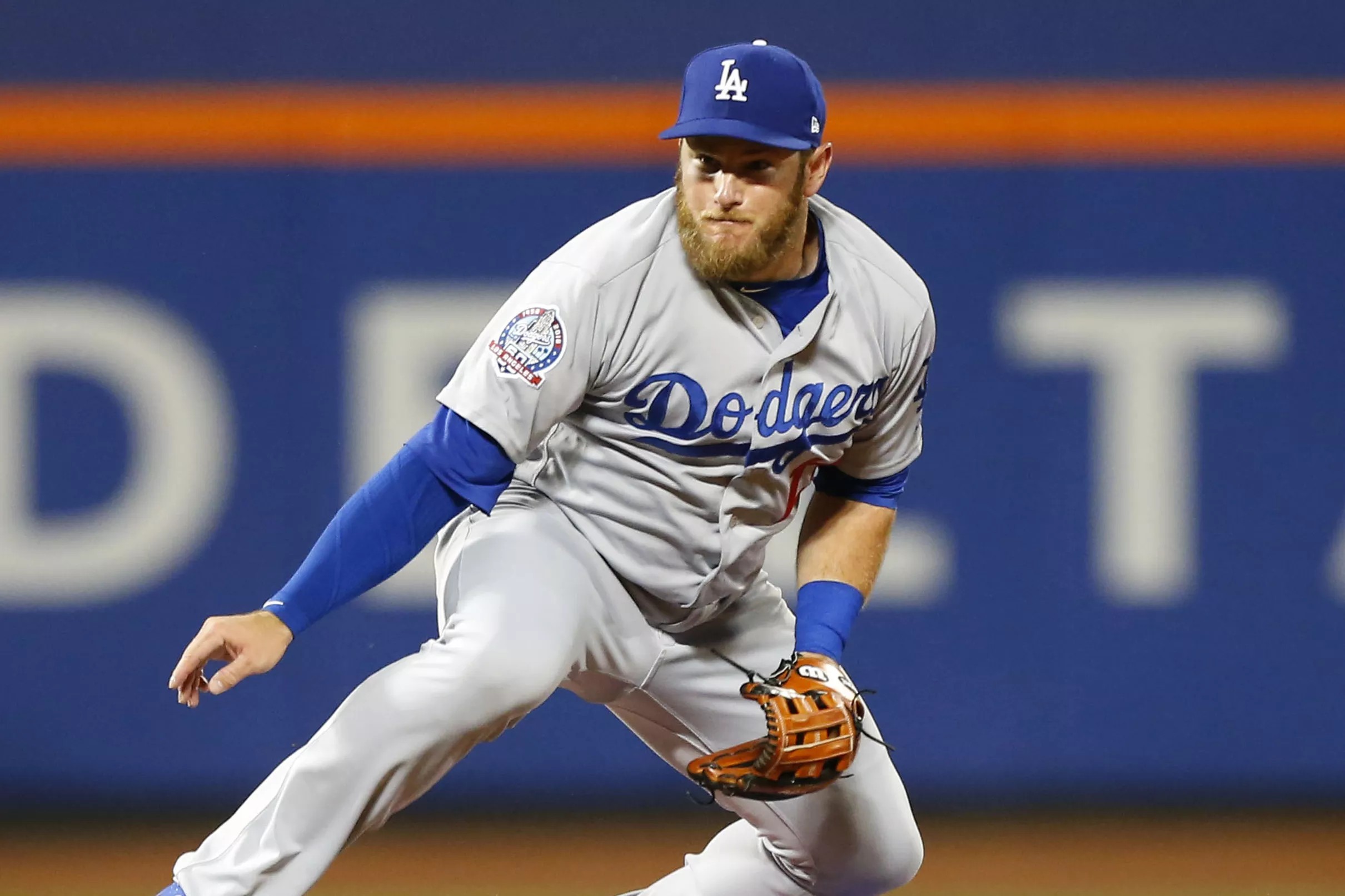 Muncy to start at second against righthanded pitchers