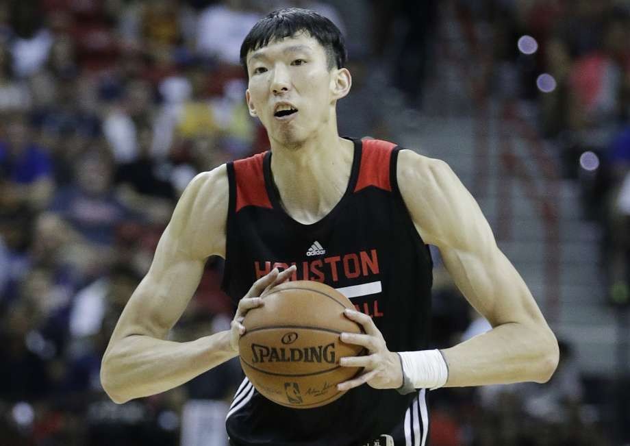 Zhou Qi makes early impression with Rockets