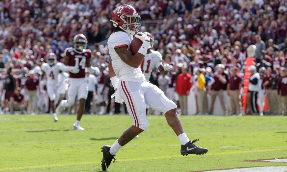 WATCH Alabama WR Jaylen Waddle shows off crazy speed in a flag