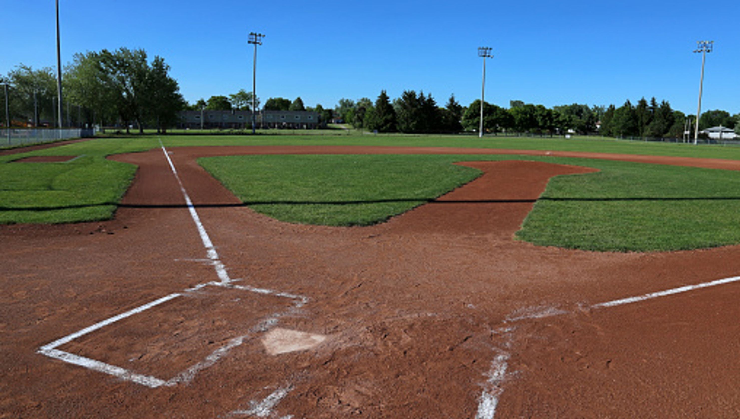 Kentucky softball trounces Virginia Tech to advance to Super Regional