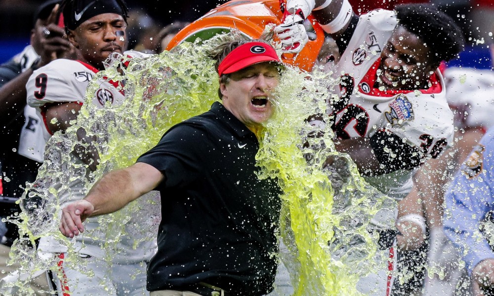 Watch football dances in locker room after Baylor win