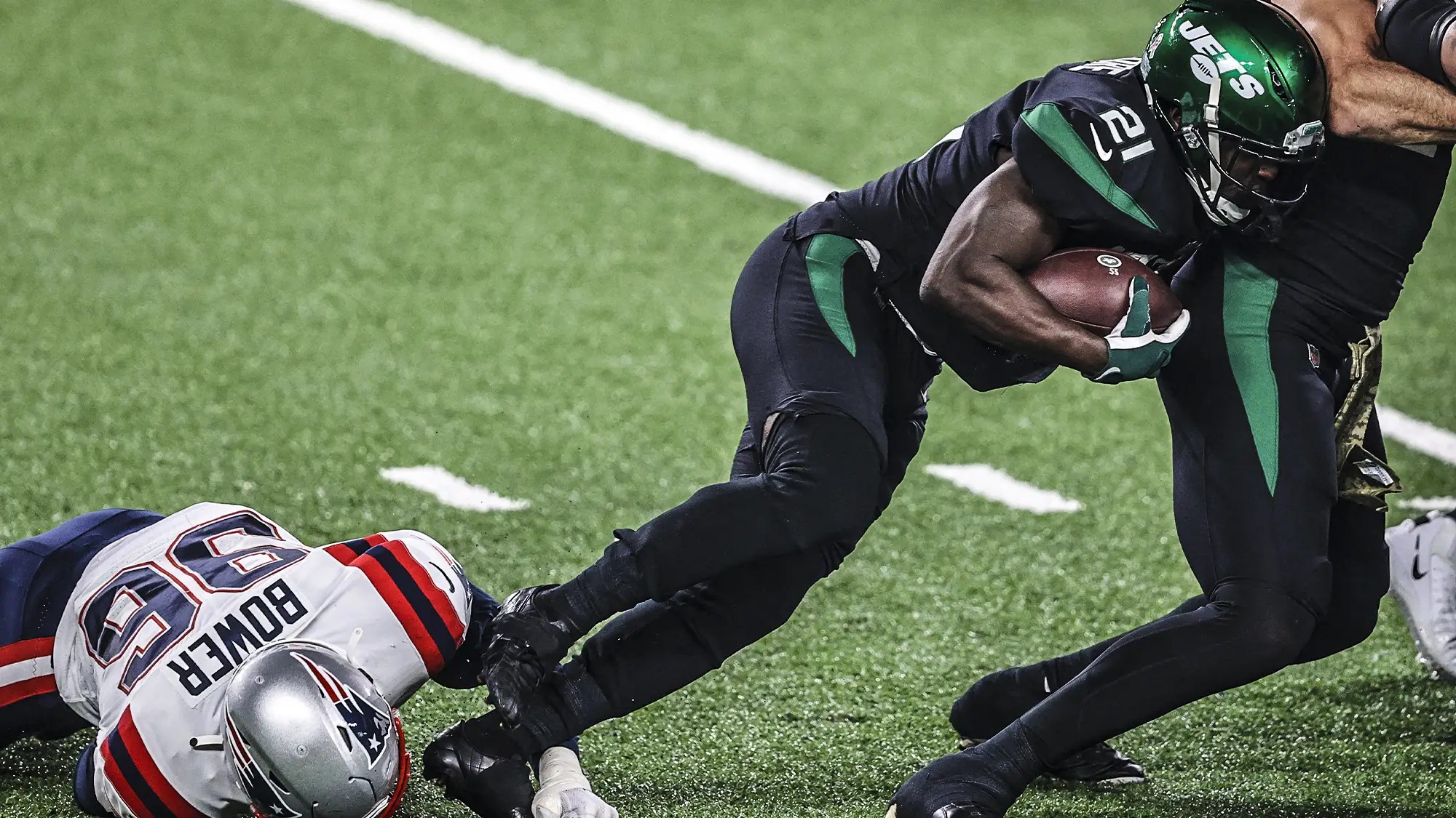 New York Jets’ running backs are making the offensive line look bad (Film)