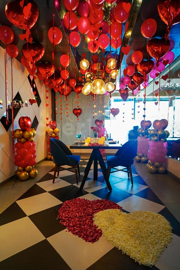 Romantic Candle Light Dinners in Delhi, Gurgaon, Noida for Anniversary