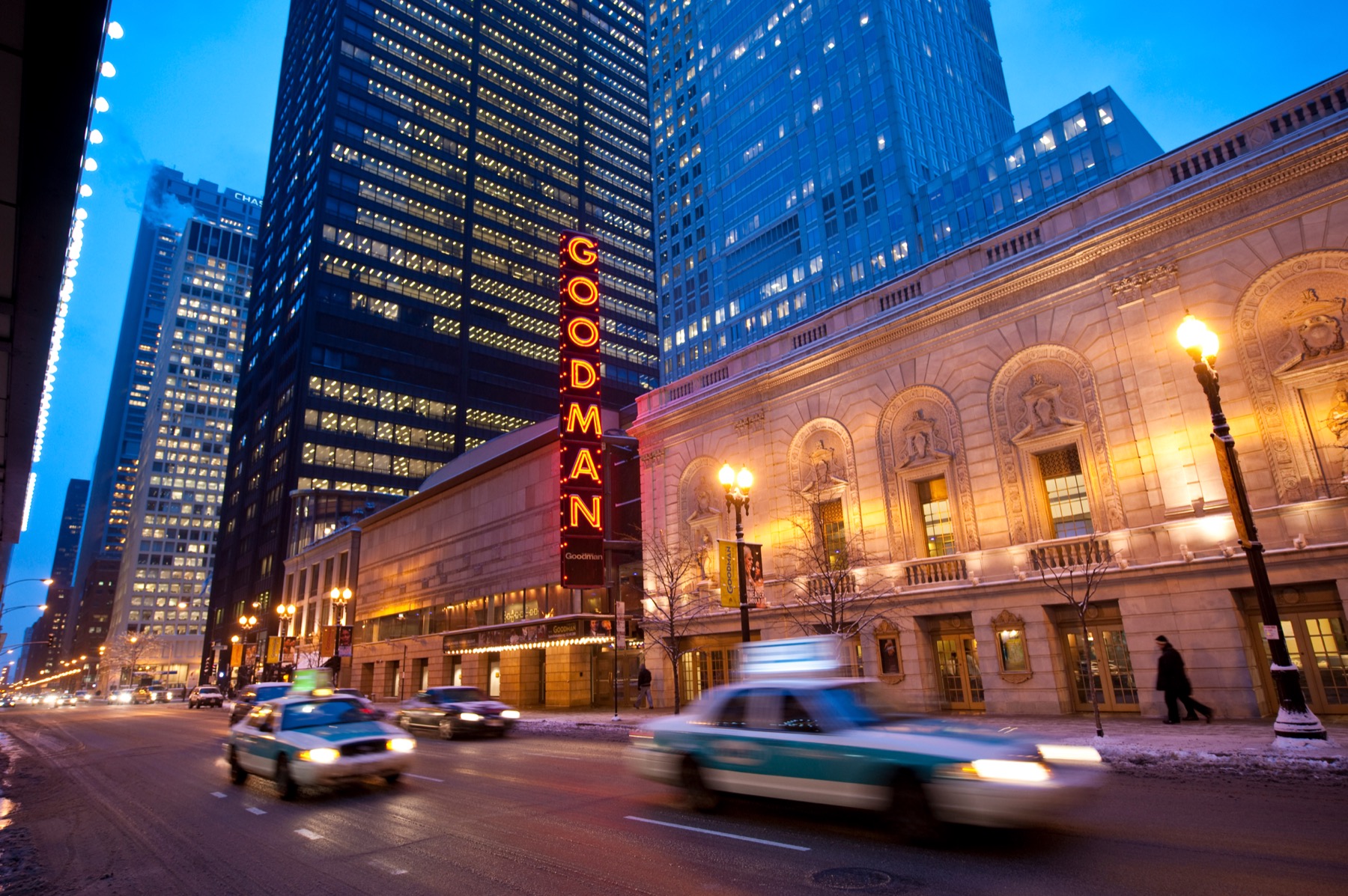 Restaurants Near Theaters in Chicago Find Dining & Bars