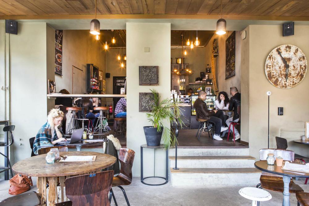 Hometown Coffee & More is een restaurant in Den Haag