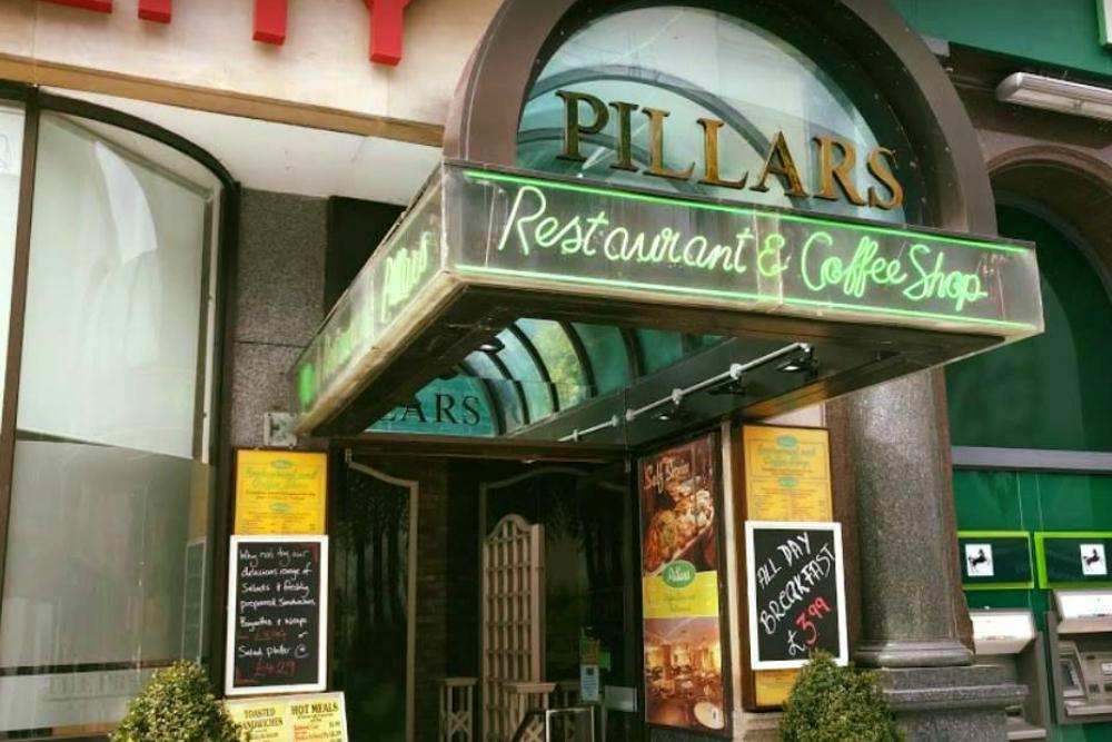Pillars is een lunchroom in Cardiff