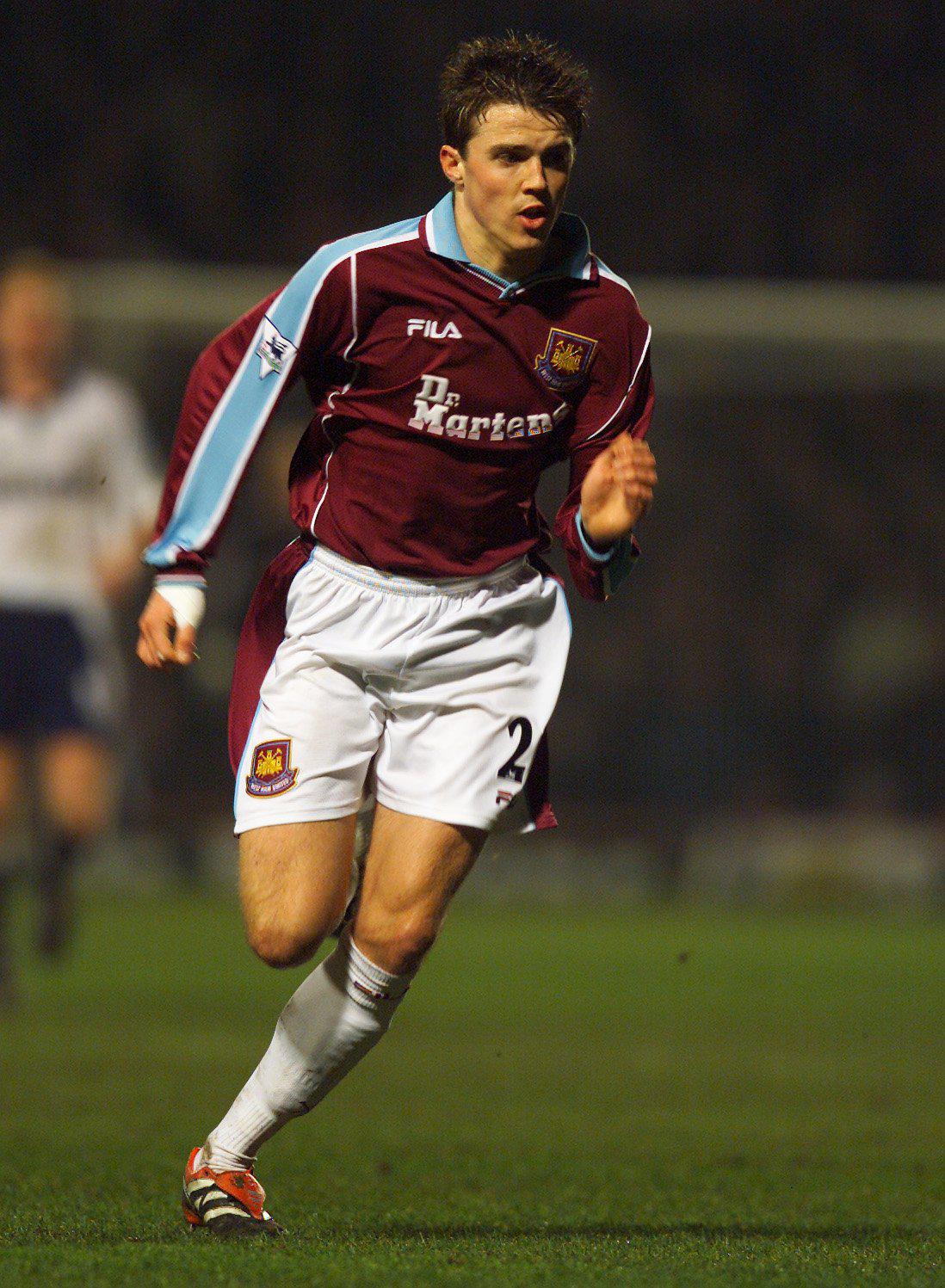 Former Hammer fails to get a start under new manager West Ham News