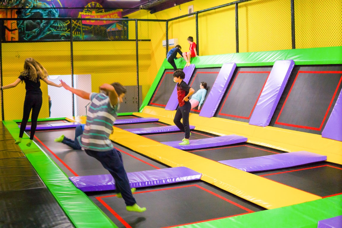 Sărim din rutină la Jumping House Idee de petrecere a timpului liber