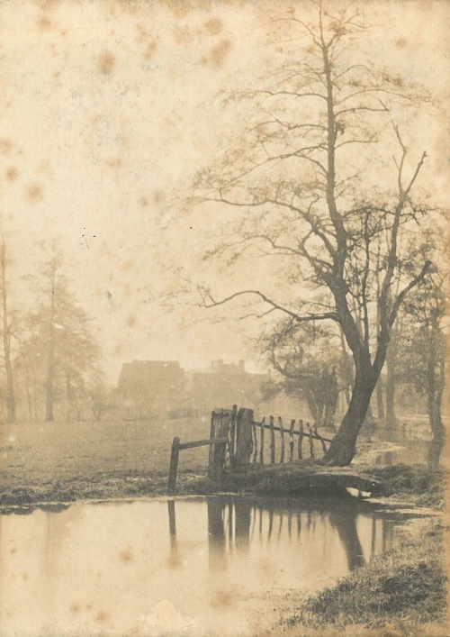 Henwood Lane, Compton