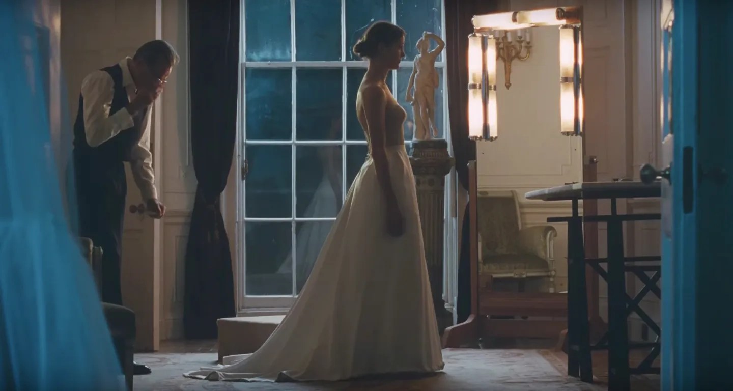 Ladies Night Phantom Thread’s Vicky Krieps Gets Crafty with Collider