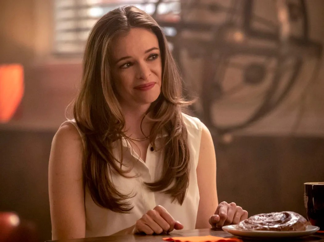 The Flash 100th Episode The Cast Tease What's Coming Next Collider